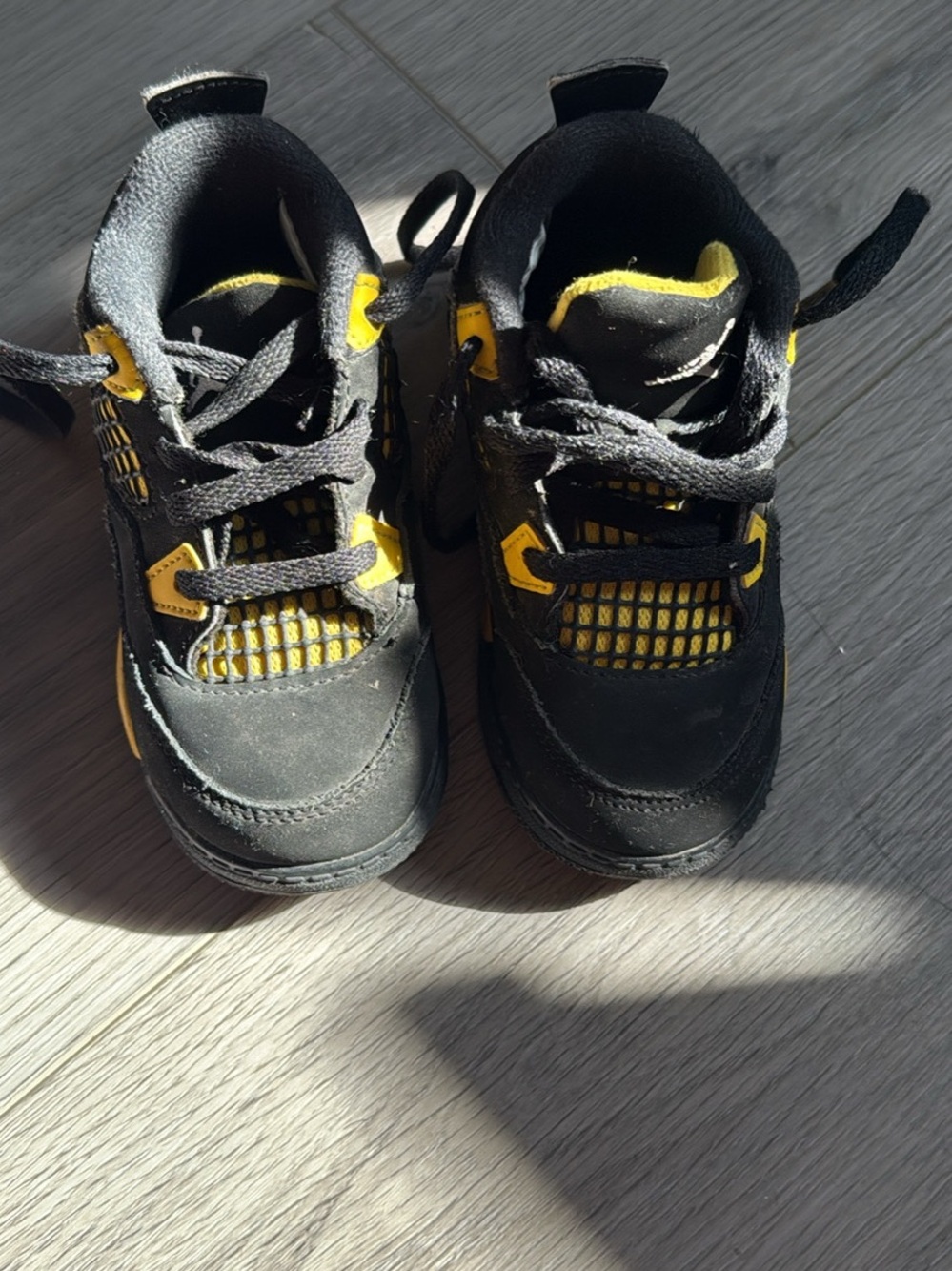 Nike Kids Black and Yellow Sneakers